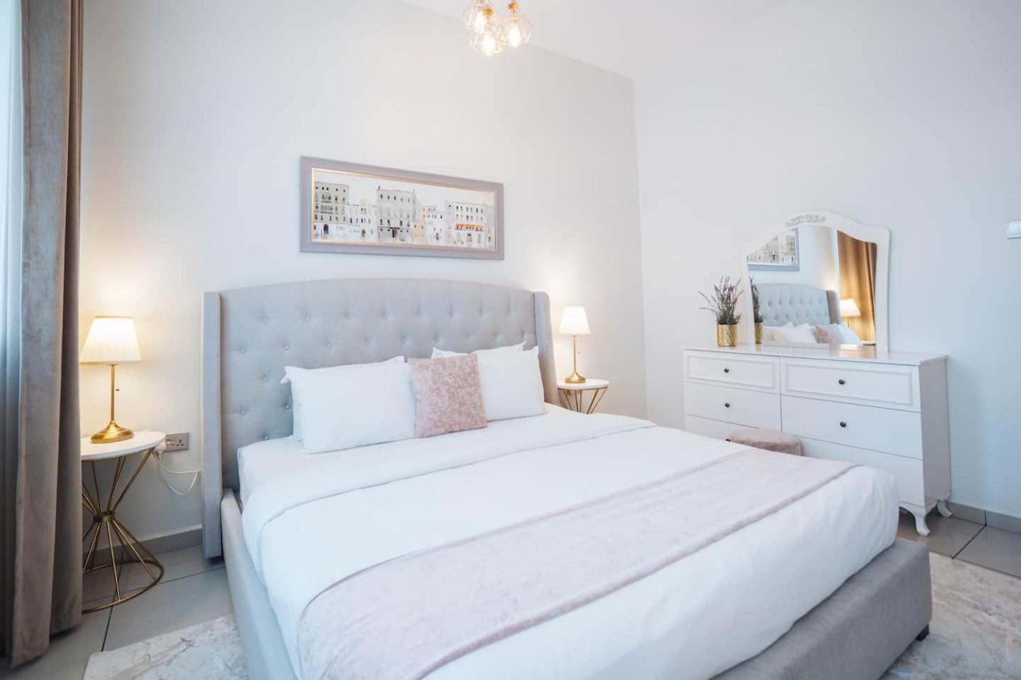 Charming Warm Suite With Amazing Views Of The City Dubai Exteriör bild