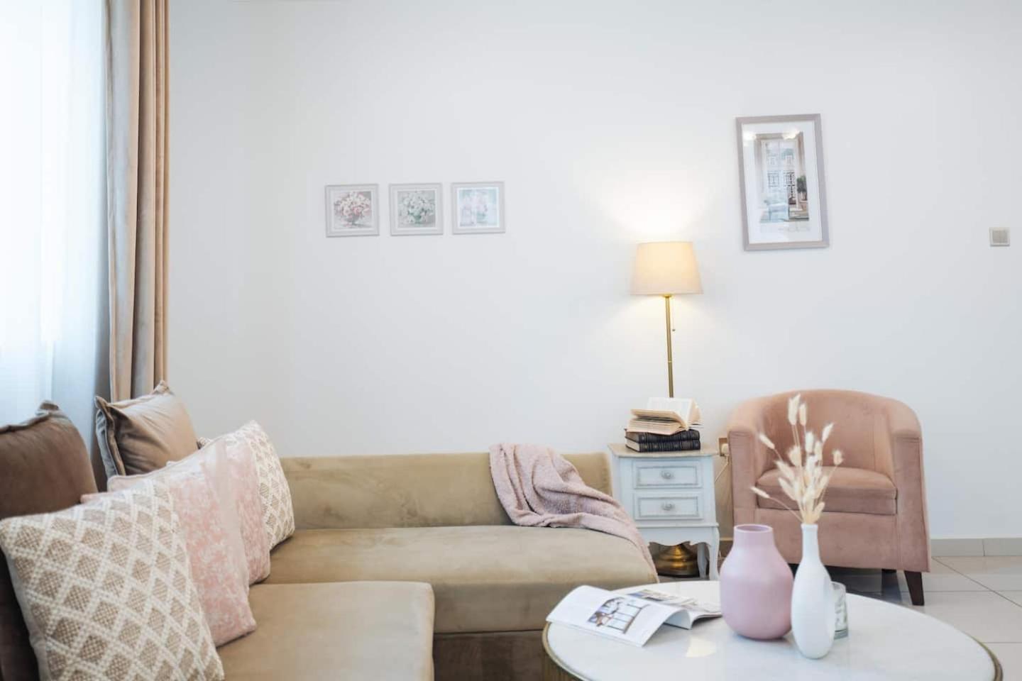Charming Warm Suite With Amazing Views Of The City Dubai Exteriör bild
