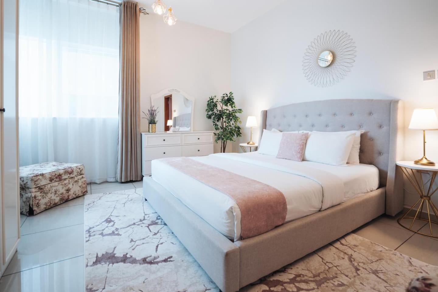 Charming Warm Suite With Amazing Views Of The City Dubai Exteriör bild